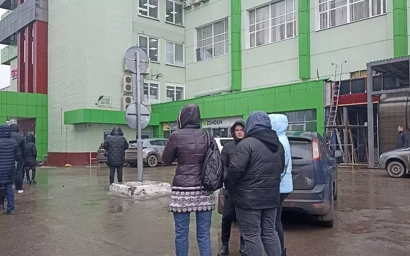 Происшествия недели с 24 по 30 марта: эвакуация торговых центров и вновь провалившийся автомобиль на перекрестке Ленина и Коммунаров