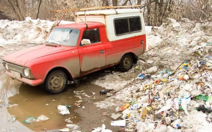 Штрафовать выбрасывающих мусор из машин водителей начнут в России