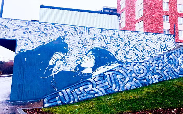Фотофакт: граффити с женщиной и кошкой появилось в Ижевске 