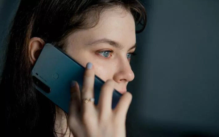 Два жителя Удмуртии потеряли деньги при продаже подарков «полицейскому начальнику»