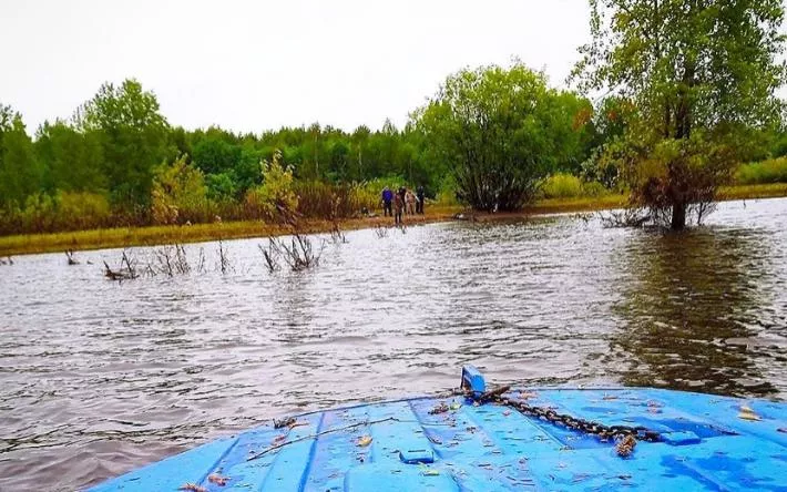 Моторная лодка затонула на Каме в Удмуртии