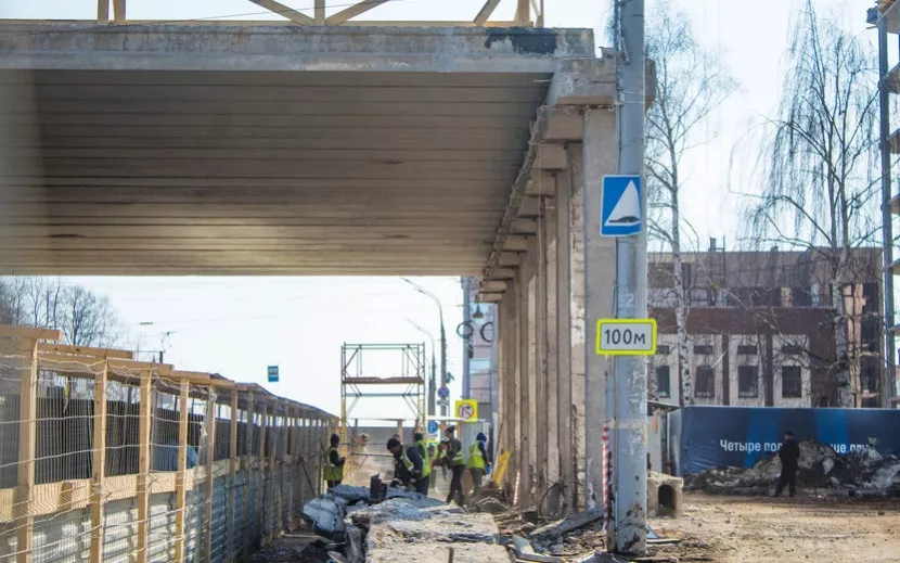 Ремонт пешеходной эстакады на ул. Маркса в Ижевске. Фото: Данил Иванов
