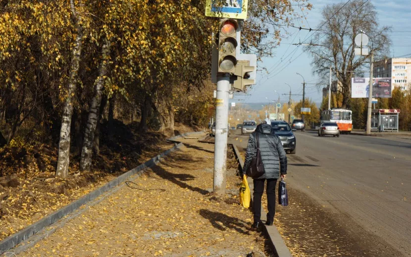 Тротуары на улице Олега Кошевого в Ижевске. Фото: Мария Бакланова