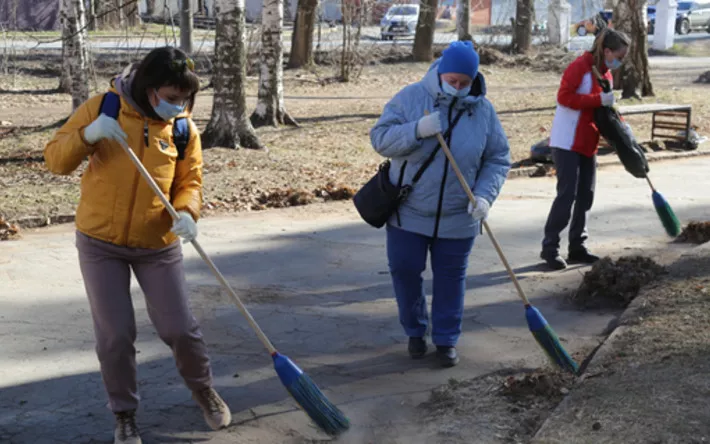 В Ижевске начались общегородские субботники