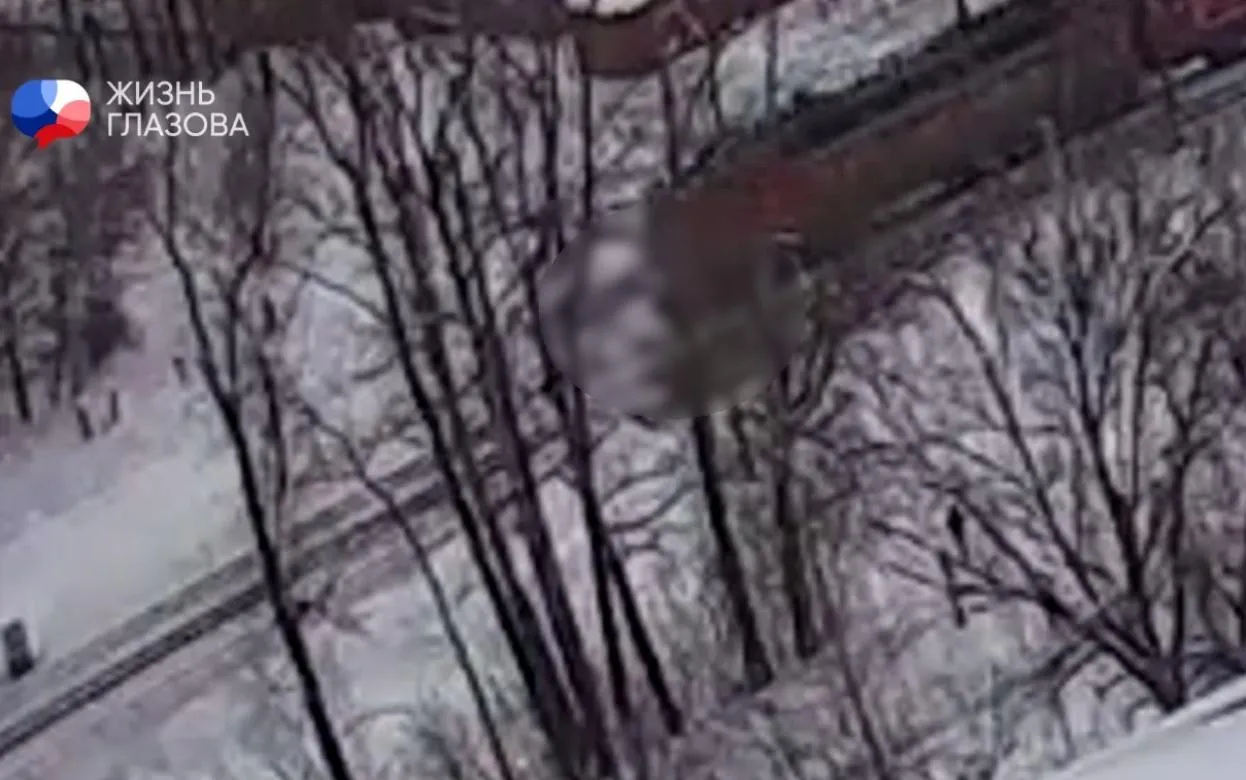 Попавший под поезд в Глазове мужчина скончался