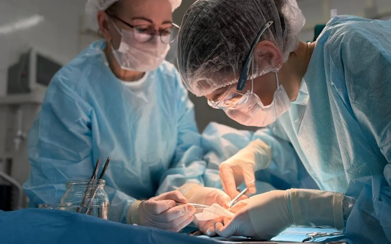 Врачи в Ижевске восстановили пациенту откушенный нос