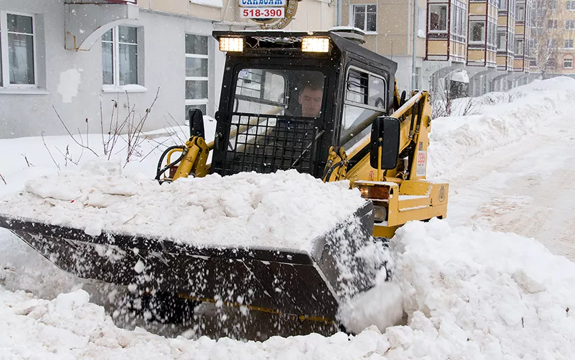 Администрация Ижевска рассказала, где будут чистить снег 20 января в Ижевске
