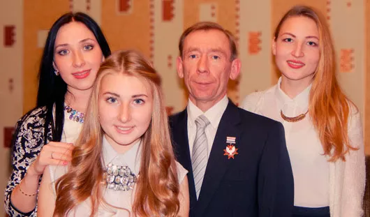 из личного архива семьи Трониных