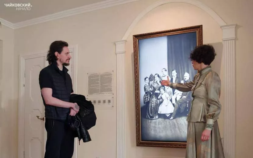 Фотофакт: популярный артист балета Сергей Полунин посетил усадьбу Чайковского в Воткинске