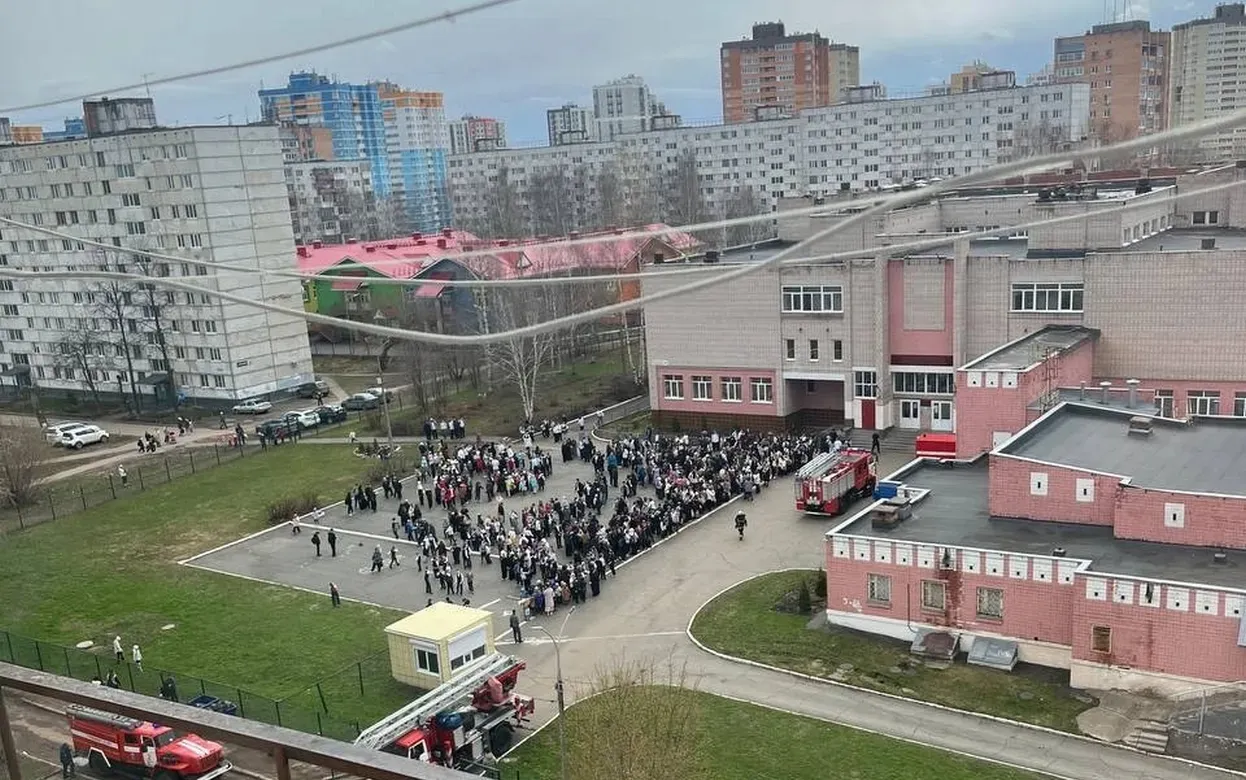 Нападение алабая, пожар в школе и горы мусора после субботника: что обсуждают ижевчане в соцсетях 28 апреля 