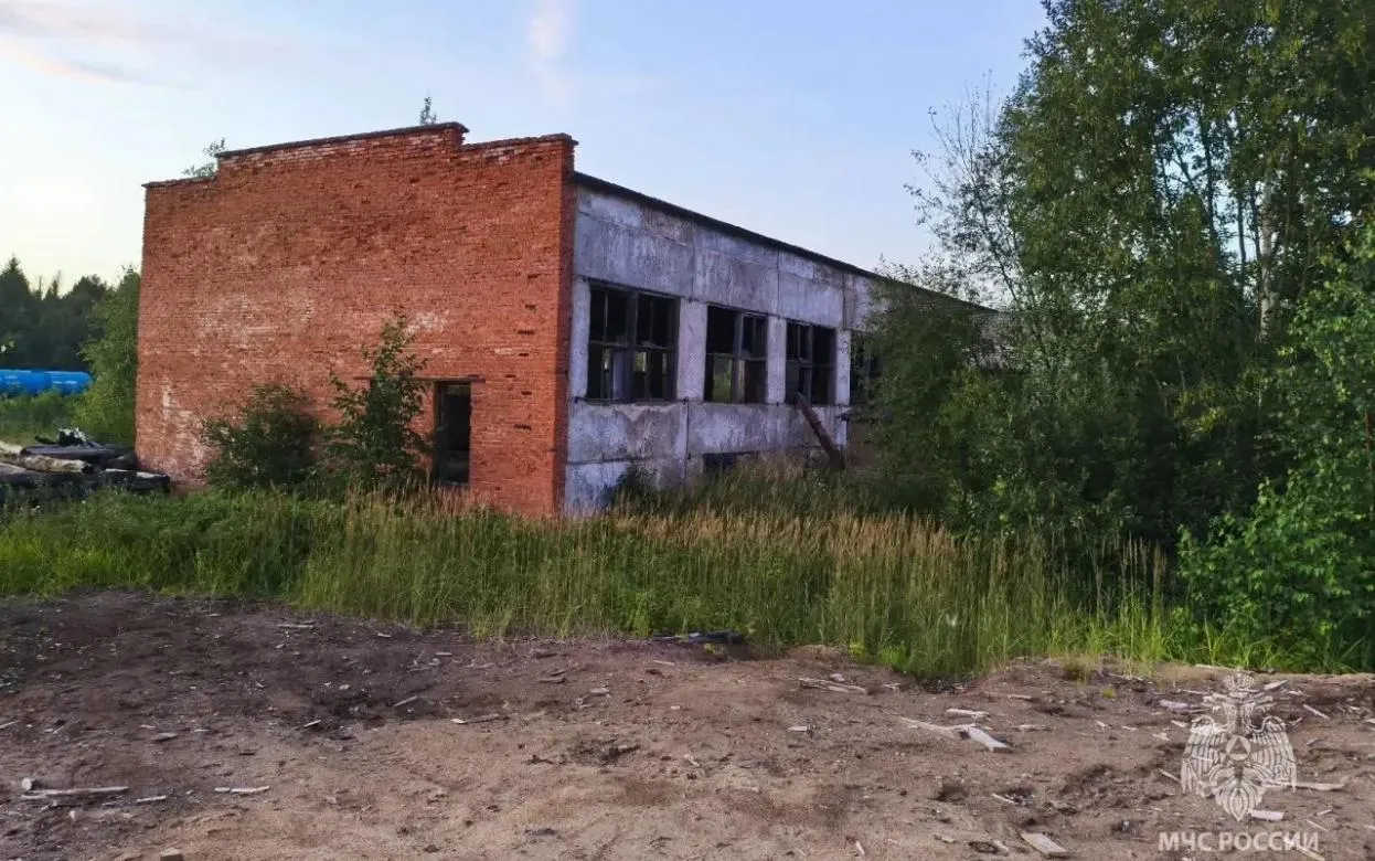 Дети устроили пожар в заброшенном здании в Удмуртии