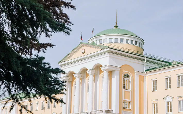Новости Ижевска на утро 11 апреля: перестановки в администрации главы, обрушение стены и горячая фотосессия Загитовой