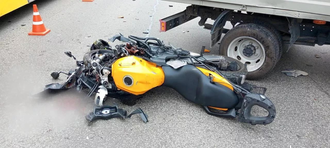 Мотоцикл столкнулся с газелью в Ижевске