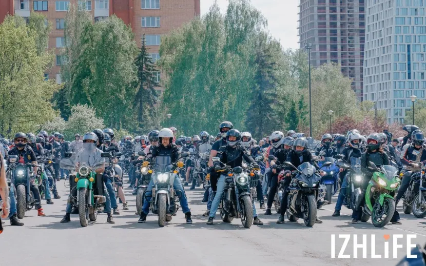 Сотни мотоциклистов Ижевска открыли сезон. Фото: Маша Бакланова