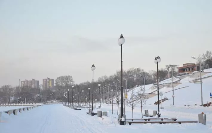 Новости Ижевска на утро 17 ноября: шесть человек спасли при пожаре в жилом доме и приостановка работ в Березовой роще  