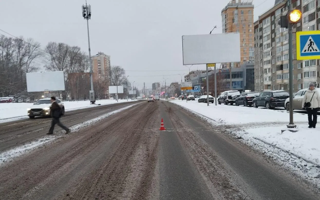 Водитель Kia сбил женщину на переходе в Ижевске и уехал