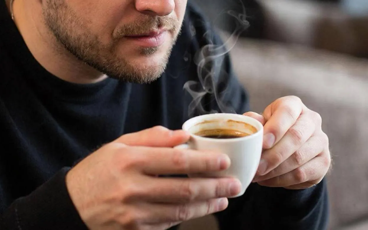 Бодрит и не вредит здоровью: готовим домашний кофейный напиток без кофеина