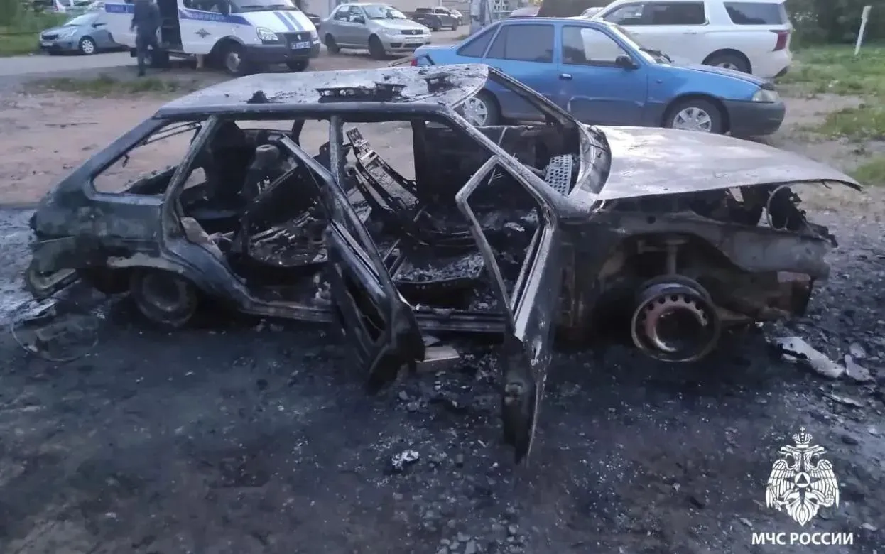 Машина сгорела на ул. Автозаводской в Ижевске