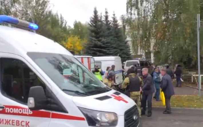 Один ребенок выпрыгнул из окна при стрельбе в школе № 88