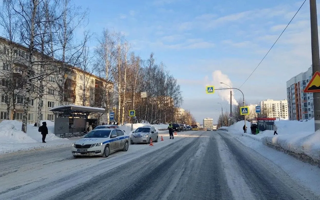 Водитель «Шевроле» сбил 17-летнюю девушку в Ижевске