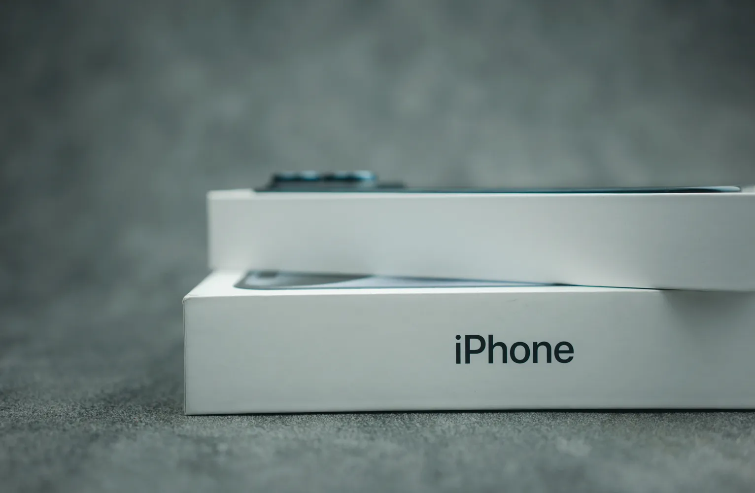 Т2 первым отрыл предзаказ на iPhone 18