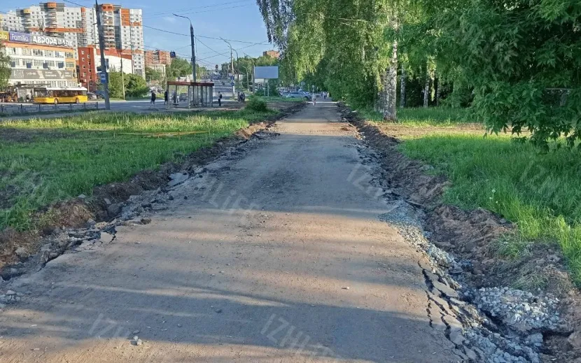 Работы по реконструкции и благоустройству на ул. Удмуртской в Ижевске. Фото: IZHLIFE