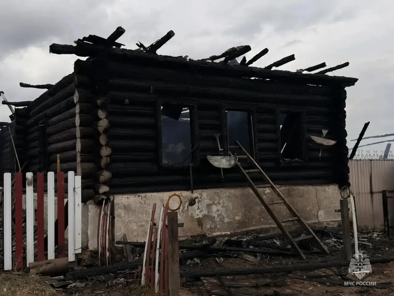 В Удмуртии из-за старого холодильника сгорело все хозяйство