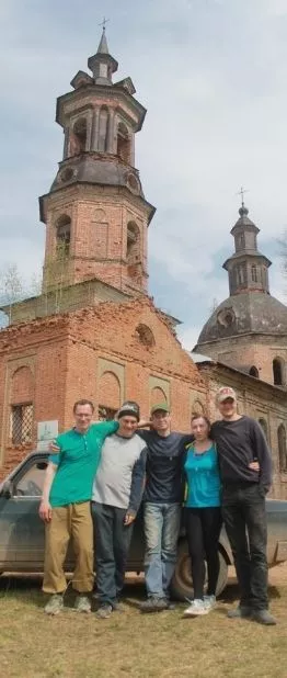 Группа добровольцев из Удмуртии помогает спасти заброшенные храмы по всей России
