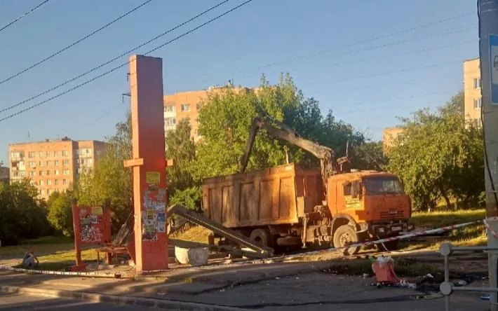 Фотофакт: остановку «Торговый техникум» снесли в Ижевске
