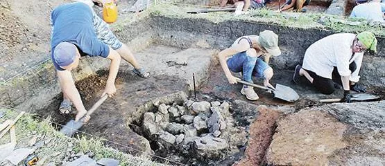 Для чего археологам беспилотники, и почему исследуют древнюю пыльцу: как сегодня ведутся раскопки в Удмуртии