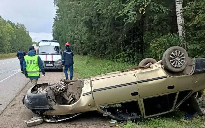 Машина перевернулась на окраине Ижевска