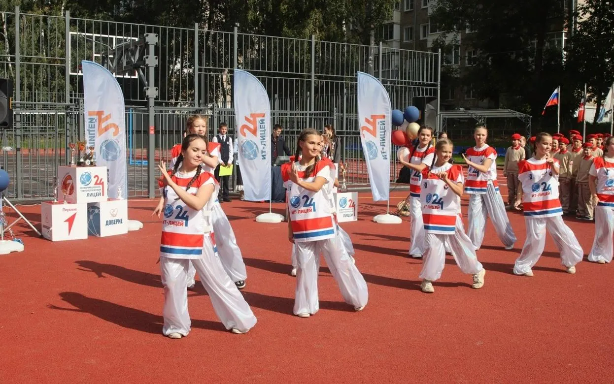 Новый школьный стадион открыли в 24-м лицее Ижевска