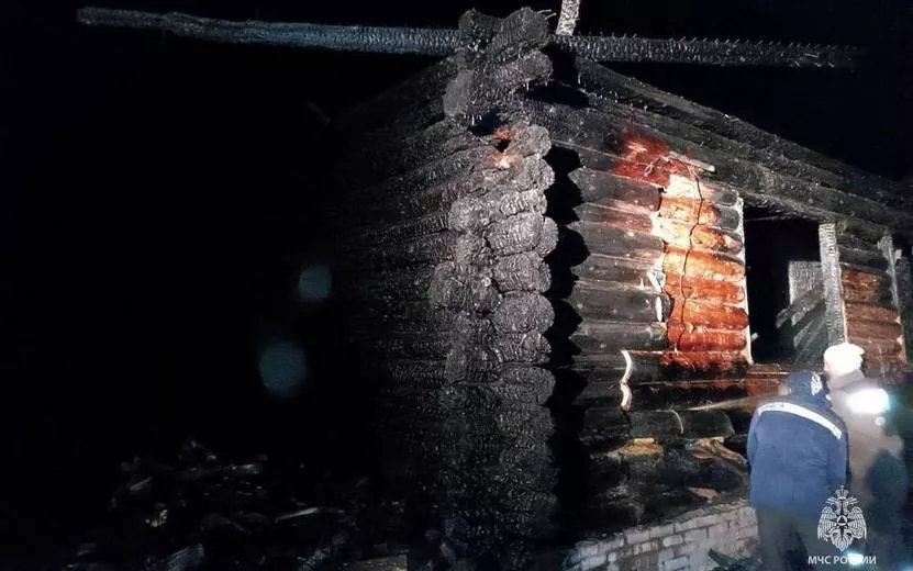 Дом с баней сгорели в Игринском районе