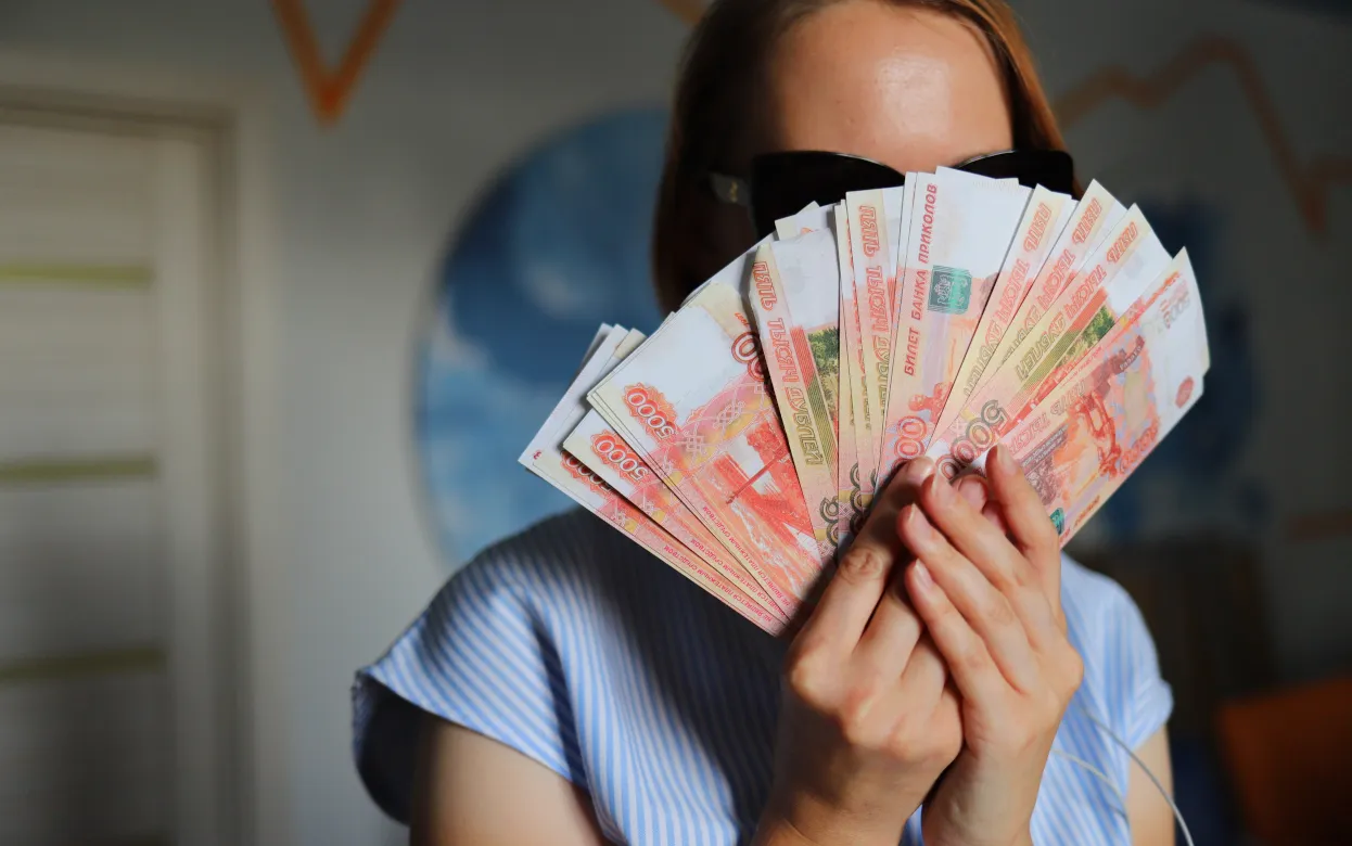 Жительница Удмуртии набрала кредитов и пыталась избавиться от них помощью «мошенников»  