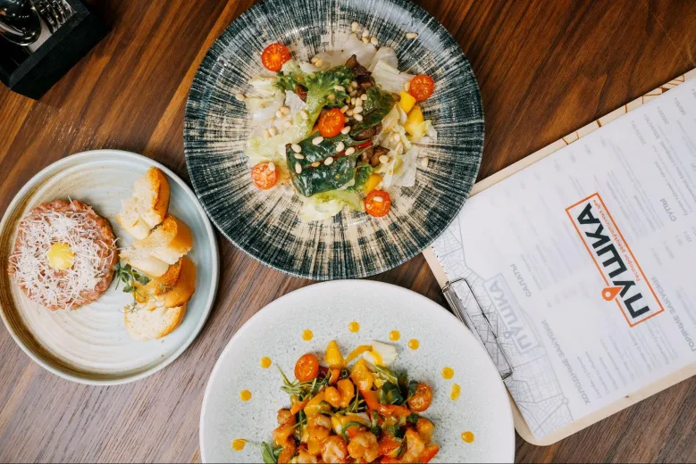 Новое заведение уже успели оценить ведущие радио «Адам» Денис Погодин и Ольга Прохорова