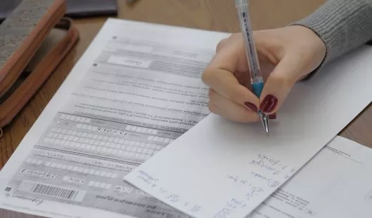 5 выпускников в Удмуртии набрали 100 баллов на ЕГЭ по химии