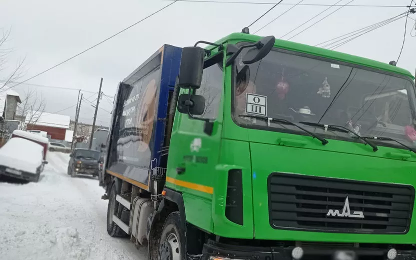 Мусоровоз сбил мужчину на улице Жечева в Ижевске