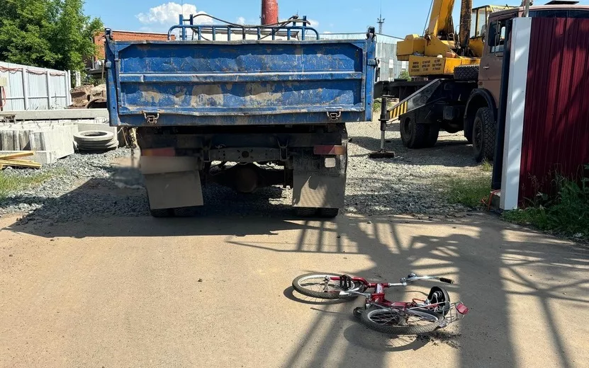 10-летний велосипедист попал под колеса грузовика в Удмуртии