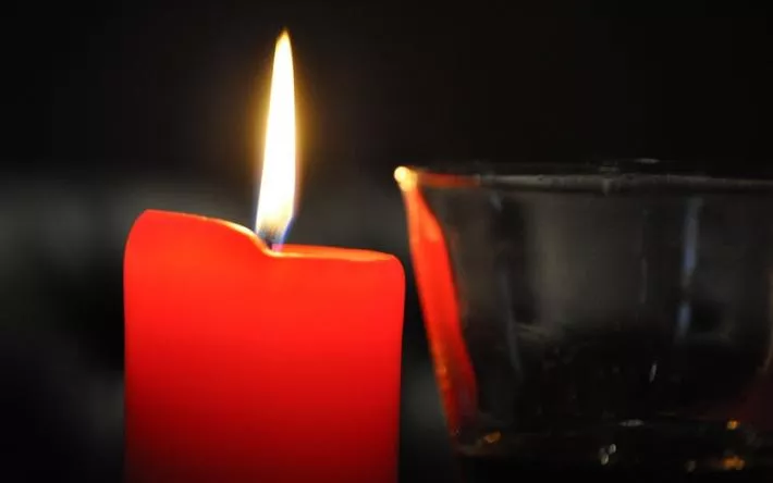 Мужчина вспыхнул от свечи в Ижевске