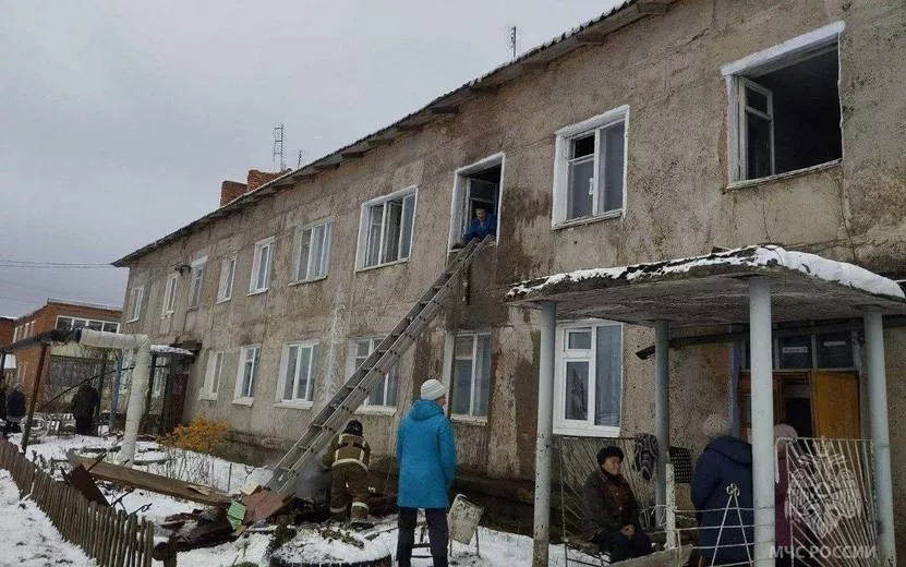 Пенсионер пострадал при пожаре в Удмуртии из-за замыкания в телевизоре
