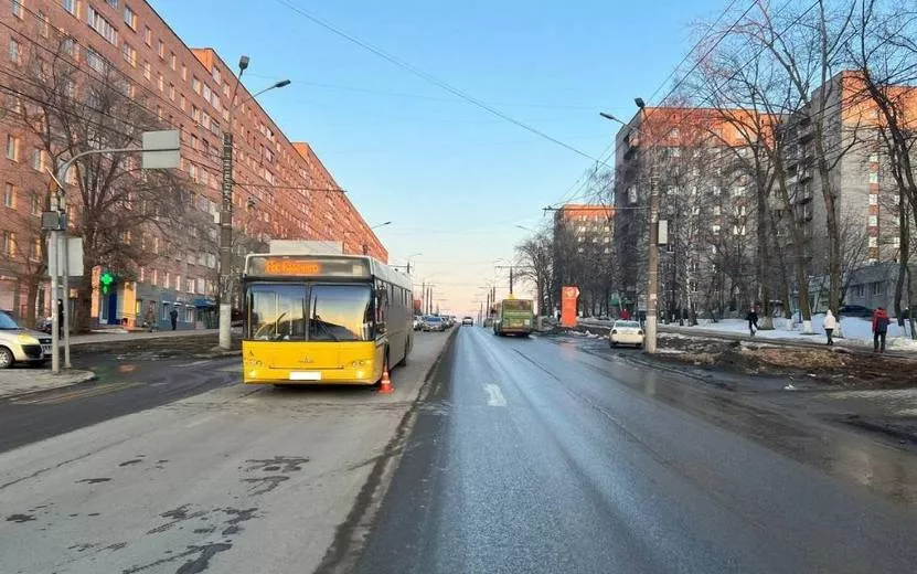 Водитель автобуса сбил ребенка на пешеходном переходе в Ижевске
