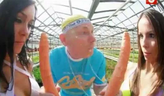скриншот с youtube.com