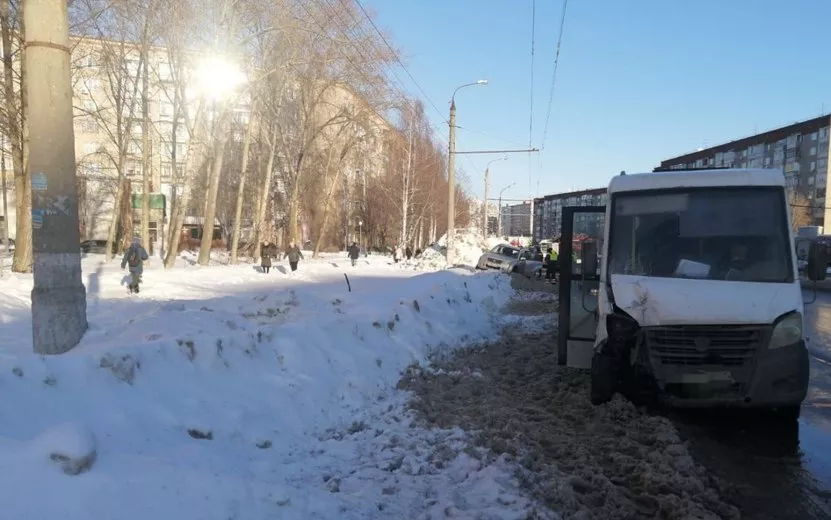 Пострадавших в ДТП на улице Молодежной в Ижевске отпустили из больницы