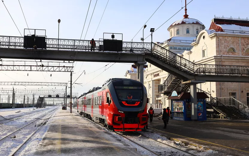 Поезд Москва – Ижевск задержали из-за остановки грузового состава
