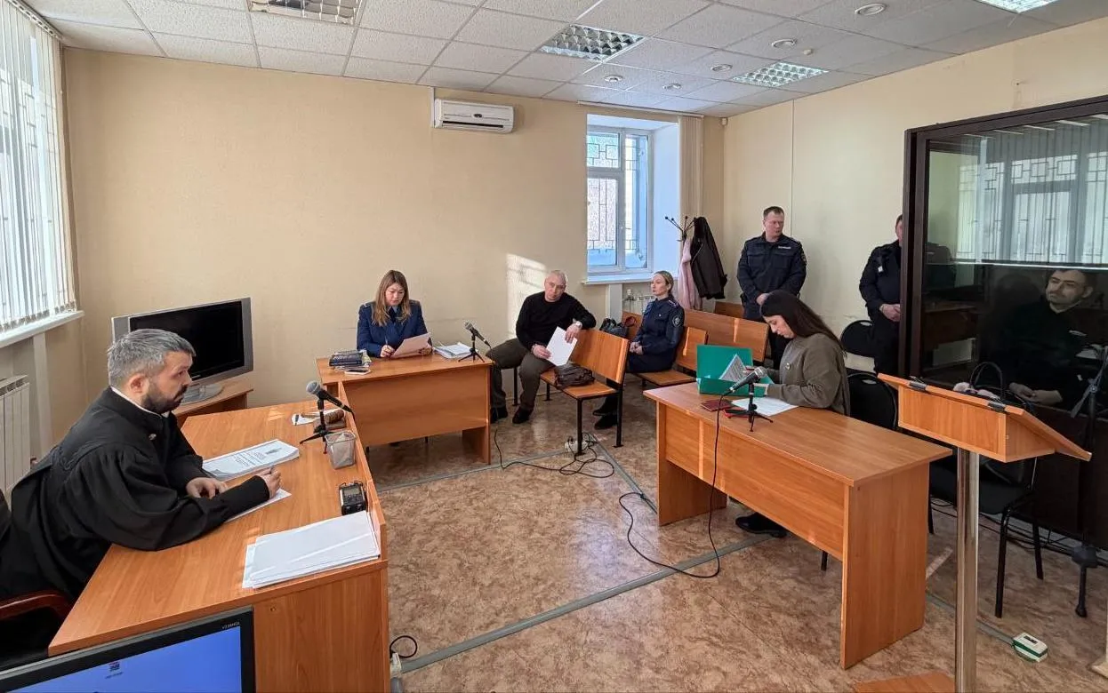 Суд в Ижевске арестовал обвиняемых в хищении 1,4 млн руб. у ветерана СВО