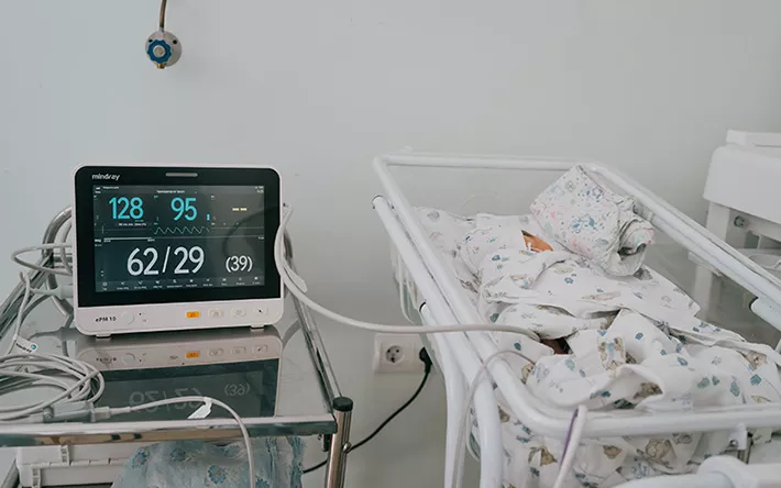 Кардиомонитор, купленный в рамках благотворительной акции «Елка для каждого», поможет спасти малышей с болезнями сердца в Ижевске