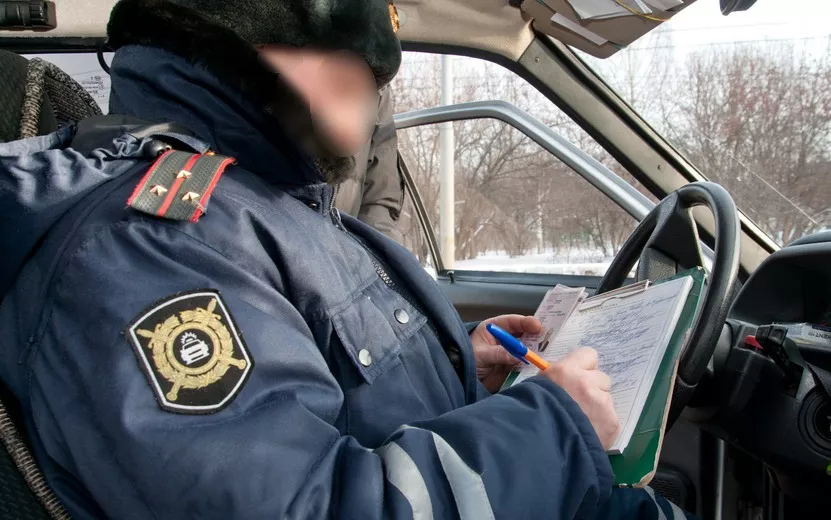 Пьяный водитель из Ижевска попытался дать взятку инспектору ДПС