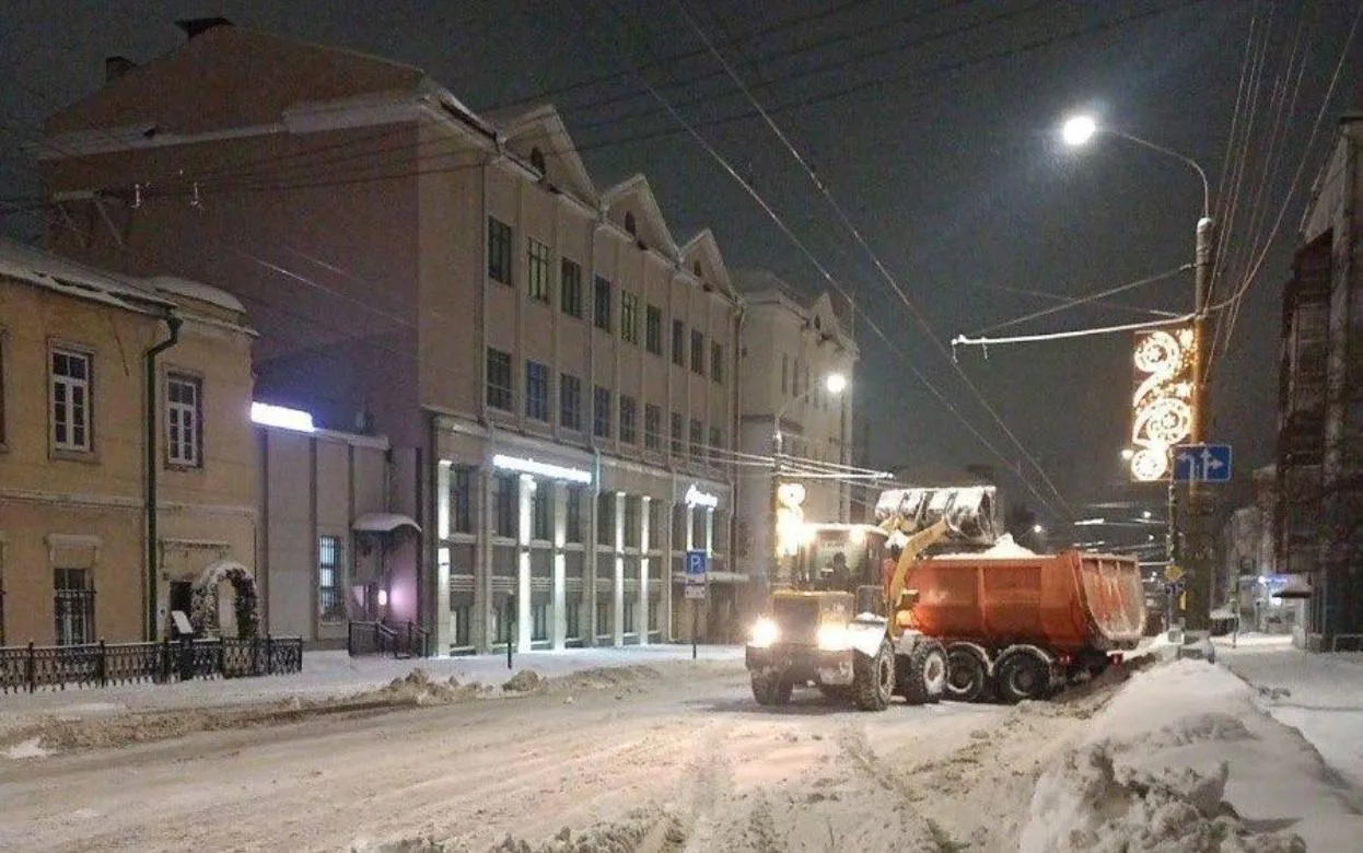 57 самосвалов снега вывезли с улиц Ижевска