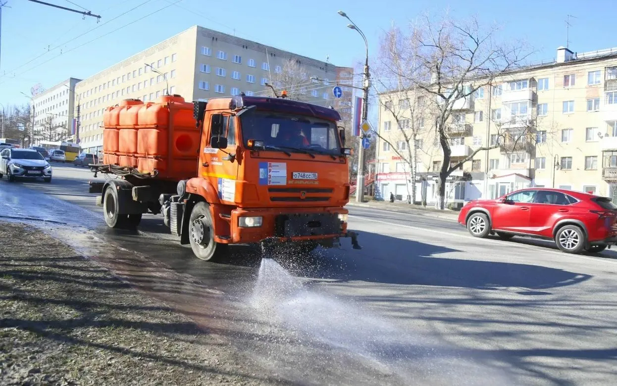 Мойка улиц началась в Ижевске