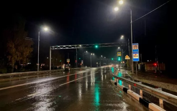 Трассу Ижевск-Сарапул оснастили светофором и освещением